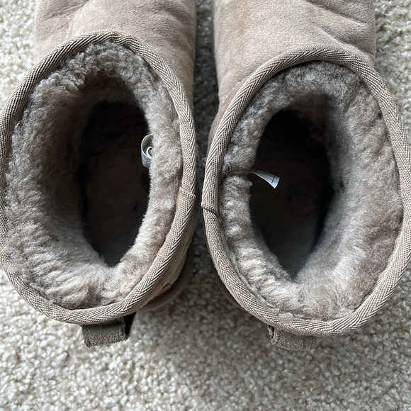 Ugg Classic Mini Boot - Picture 4 of 7